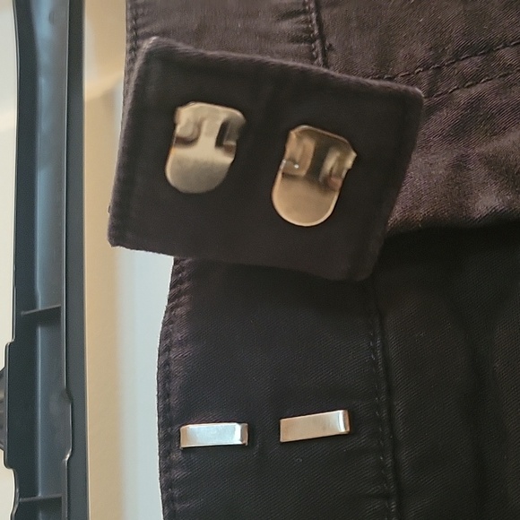 Dockers Women's Black Shorts 6 - Picture 2 of 6